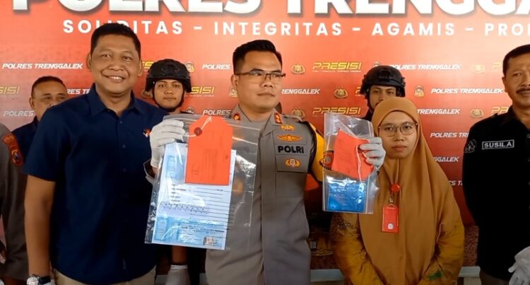 Pengen Anaknya Jadi PNS, Warga Trenggalek Malah Rugi Ratusan Juta