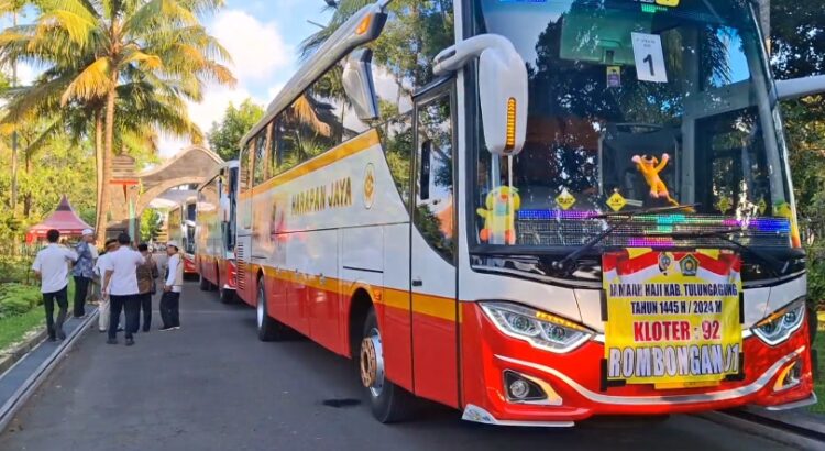 98 Jemaah Calon Haji Kloter 92 Tulungagung Diberangkatkan Bergabung Dengan Jemaah Surabaya
