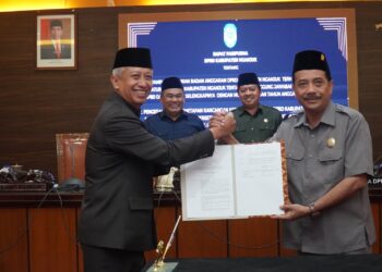 Pj Bupati Nganjuk Hadiri Rapat Paripurna DPRD Kabupaten Nganjuk