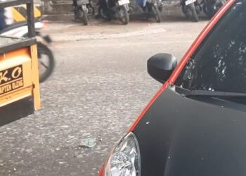 Pengunjung Bazar Blitar Jadoel Resah Kotoran Burung