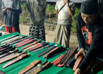 Komunitas Penggemar Pisau Kediri Buka Jasa Asah Pisau Sembelih Hewan Kurban Gratis