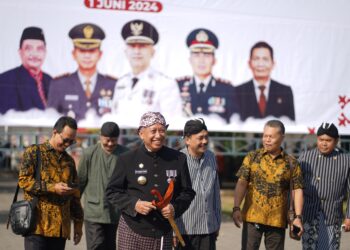 Pj Bupati Nganjuk Pimpin Upacara Peringatan Hari Lahir Pancasila di GOR Bung Karno