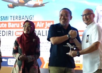 Maskapai Super Air Jet Resmi Mendarat Di Bandara Dhoho Kediri Dengan Rute Kediri – Balikpapan