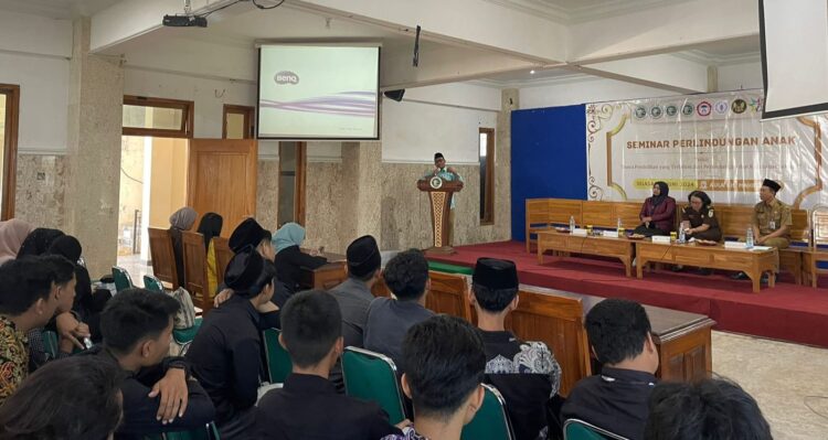Dinas Pendidikan Kota Kediri Berkolaborasi Dengan YLPA Kediri dan BEM UIT Lirboyo Gelar Seminar Perlindungan Anak