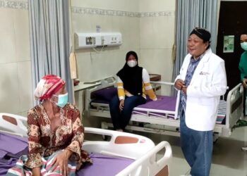 Usai Obati Pasien, Dokter Di Kediri Berjoget Untuk Hibur Pasien 