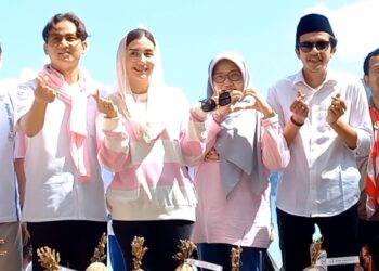 Konsistensi Menjaga Ekosistem, Bupati Trenggalek Transpalantasi Terumbu Karang Pantai Mutiara.