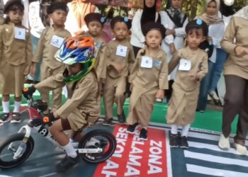 Sambut HAN Ribuan Murid TK Blitar Ikuti Lomba Mewarna