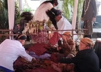 Grebeg Suro di Kediri, Ratusan Warga Ikuti Ruwatan Masal