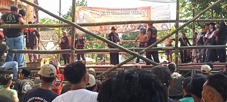 Sambut Muharam warga Bakung Blitar gelar Seni Tiban