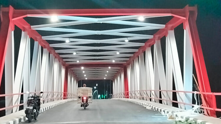HAMPIR RAMPUNG PROYEK JEMBATAN JONGBIRU KEDIRI