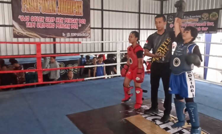 Ratusan Petarung se Eks Karesidenan Kediri Ikuti Pertandingan Kick Boxing di Blitar
