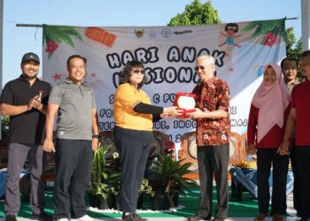 Peringati Hari Anak Nasional, Pj Wali Kota Kediri Zanariah Senam dan Bermain Bersama Siswa-Siswi SLB Putera Asih