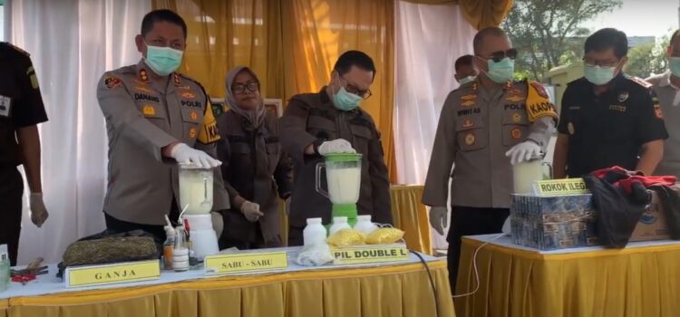 Kejari Blitar Musnahkan Ribuan Barang Bukti Hasil Kejahatan