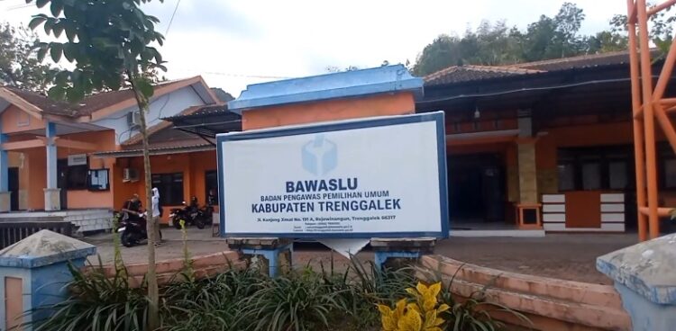 Puluhan Panwascam Dan Komisioner Bawaslu Dicatut Dalam Daftar Dukungan Calon Independen Trenggalek