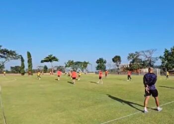 Ezra Walian Resmi Menjadi Pemain Persik Kediri