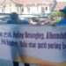 Para Petani Koi Di Blitar Kota Beber Banner Di Dalam Kantor Polisi