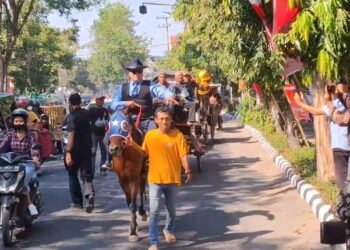 Berangkat Pelantikan Anggota DPRD Kota Kediri Naik Kuda
