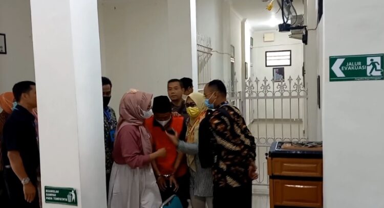 Sidang Terdakwa Pencabulan Belasan Santriwati di Pengadilan Negeri Trenggalek
