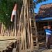 Berkah Bulan Peringatan Hari Kemerdekaan, Penjual Bambu Umbul-Umbul Di Tulungagung Ramai Pembeli