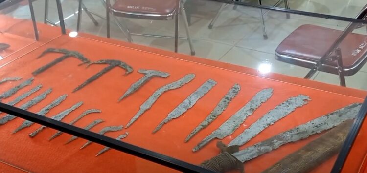 Ratusan Senjata Pusaka Dari Berbagai Zaman Dipamerkan Di Trenggalek