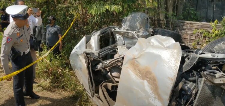 Minibus Tertabrak Kereta Api Kargo Di Tulungagung, Satu Korban Tewas