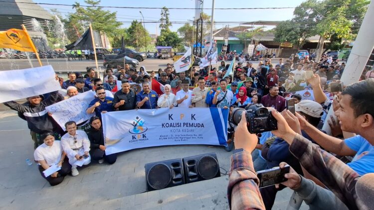 Koalisi Pemuda Kota Kediri Gelar Deklarasi Dukungan Untuk Vinanda dan Gus Qowim