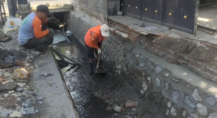 Cegah Banjir, Pemkot Kediri Lakukan Pelebaran Drainase 