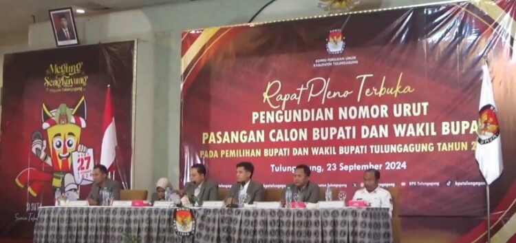 Rapat Pleno Terbuka KPU Tulungagung Tetapkan Nomor Urut Paslon Pilkada 2024