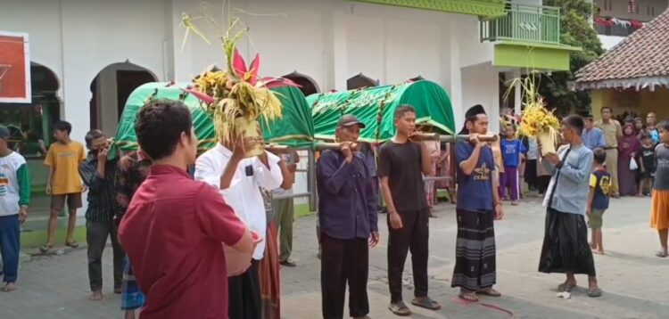 Jenazah Kakak Beradik Korban Pembunuh Dimakamkan