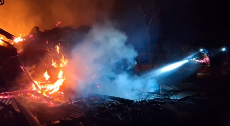 Kandang Berisi Sapi Dan Kambing Di Tulungagung Ludes Terbakar