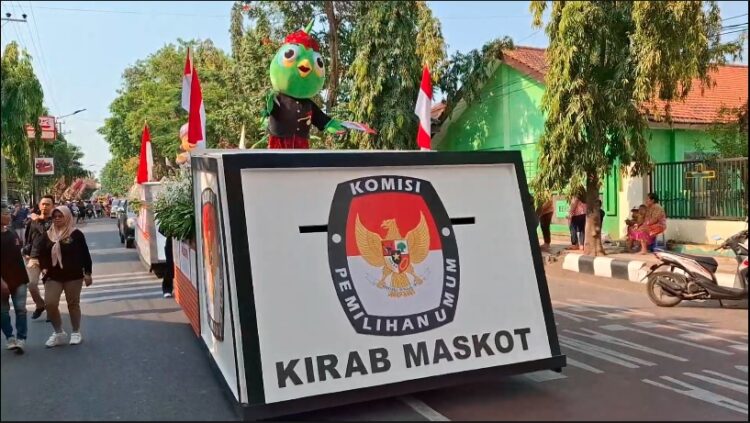 Kirab Maskot Pilkada Serentak 2024 Tiba di Kota Kediri