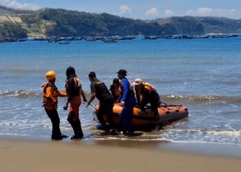 Wisatawan Hilang,  Terseret Ombak Di Pantai Dlodo Tulungagung
