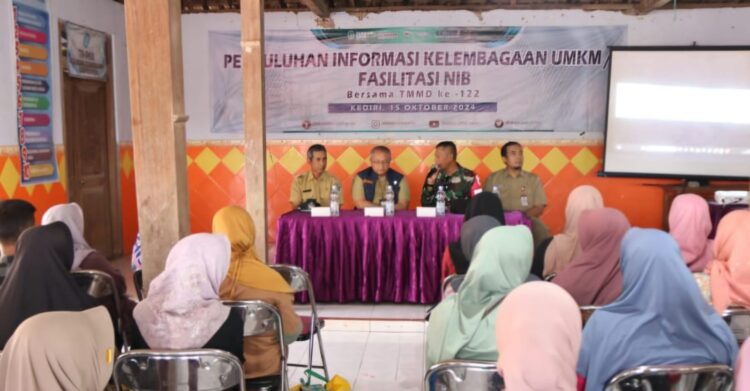 Satgas TMMD 122 Kodim 0809/Kediri Bersama Dinas Koperasi dan UKM Jatim Gelar Penyuluhan UMKM