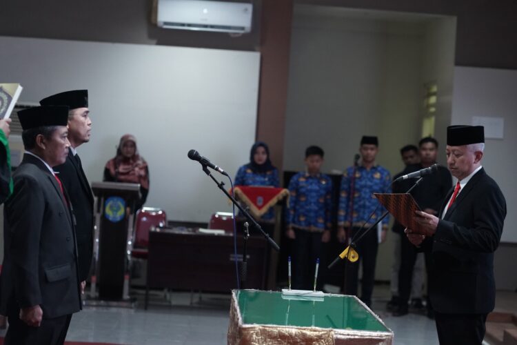 Pj Bupati Lantik Dua Pejabat Pimpinan Tinggi Pratama di Lingkungan Pemkab Nganjuk