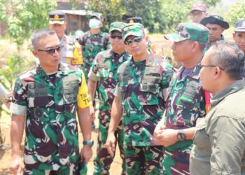 Aster KSAD Mayjen TNI Joko Hadi Susilo Tinjau Progres TMMD 122 Kodim 0809 Kediri