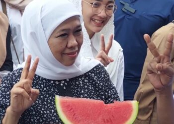 Sapa Pedagang Pasar Tradisional, Khofifah Berjanji Akan Menjaga Kestabilan Harga Jual Dagangan