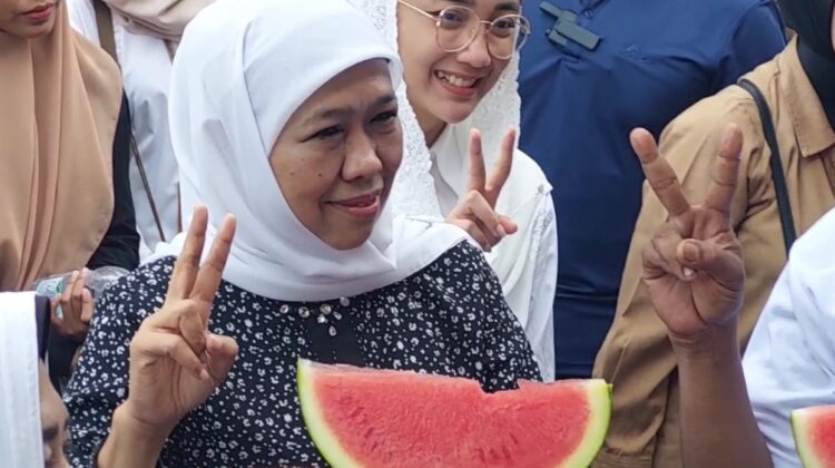 Sapa Pedagang Pasar Tradisional, Khofifah Berjanji Akan Menjaga Kestabilan Harga Jual Dagangan