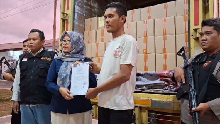 Surat Suara PILGUB Jatim Tiba Di Gudang KPU Tulungagung