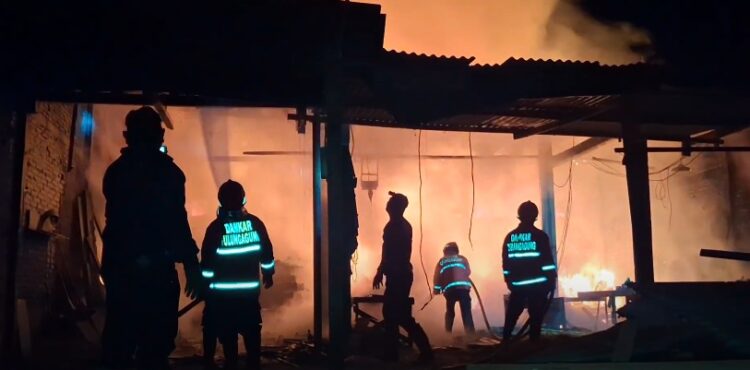 Gudang Produksi Mebel Terbakar, Kerugian Mencapai 400 Juta Rupiah