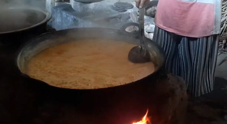 Puluhan Tahun Produksi Gula Merah, Ibu Lut Masih Bertahan Ditengah Susahnya Bahan Baku
