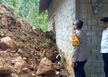 Belasan Rumah Di Trenggalek Rusak Tertimpa Longsor