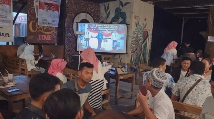Kemeriahan Nobar Debat Publik Pilkada Nganjuk