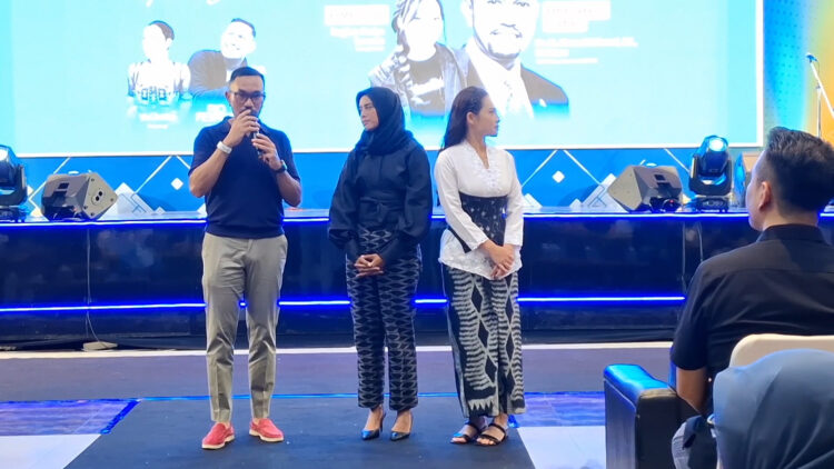 Ahmad Sahroni Beri Dukungan Moral Bunda Fey Regina Serta Meminta Aparat Tetap Netral Dalam Pilkada
