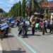 Gruduk Kantor DPRD Trenggalek Suarakan Jalan Rusak Dengan Motor Obrok