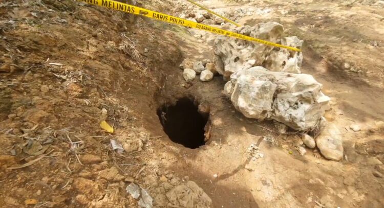 Kemunculan Lubang Misterius Di Sungai Usai Diterjang Banjir