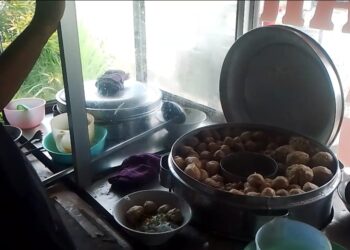 Bakso Pak Sogol, Legenda Kuliner SLG Kediri Yang Tak Pernah Lekang Oleh Waktu