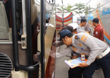 Jelang Libur Nataru, Ditlantas Polda Jatim Lakukan Ramp Check Di Terminal Bus Trenggalek
