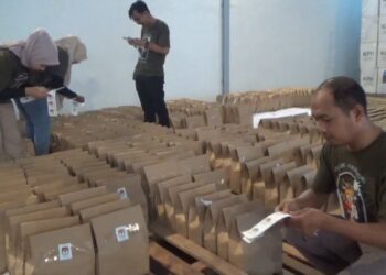 KPU Tulungagung Packing Logistik Pilkada