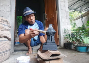 Ahmad Redam Sunalis: Pengrajin Miniatur dari Abu Sampah dan Pejuang Lingkungan