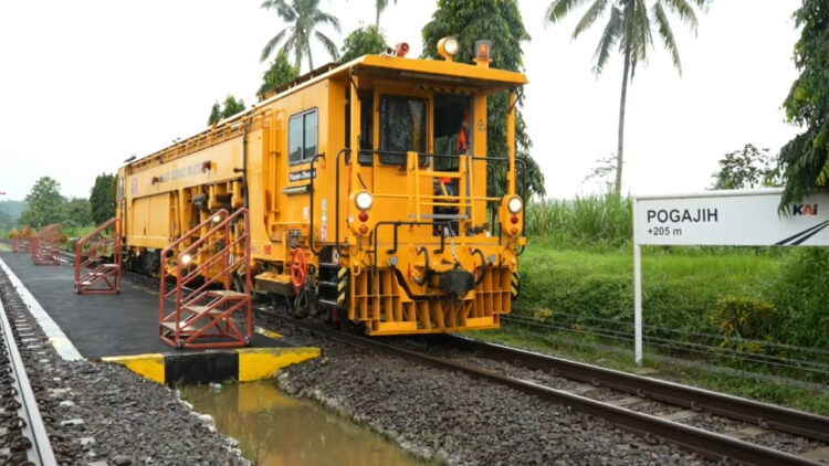 Sempat Diterjang Banjir Hingga Alami Kerusakan, Jalur Kereta Api Stasiun Pohgajih-Kesamben Dapat Dilewati Dengan Kecepatan Normal